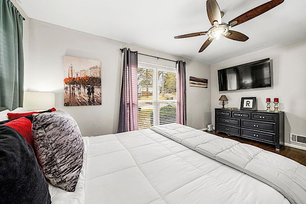 Goodkarma Rentals Refreshed Smyrna Home Near Battery Atl Half Mile To Interstate Atlanta Eksteriør bilde